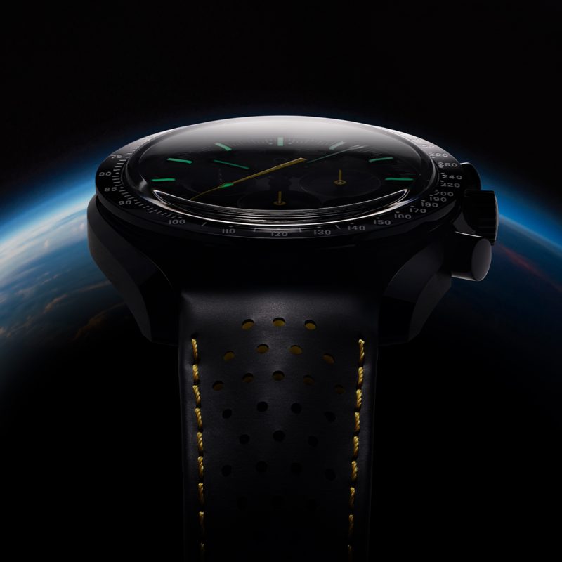 OMEGA Speedmaster Dark Side Of The Moon Mobile 01