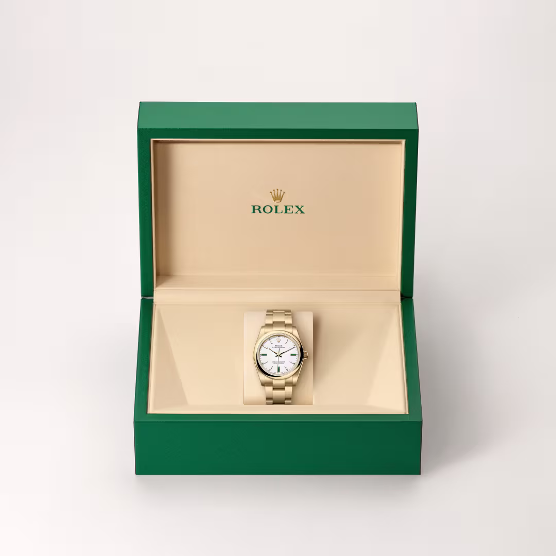 Rolex Oyster Perpetual 18 ct yellow gold M124208-0002 - swiss watch